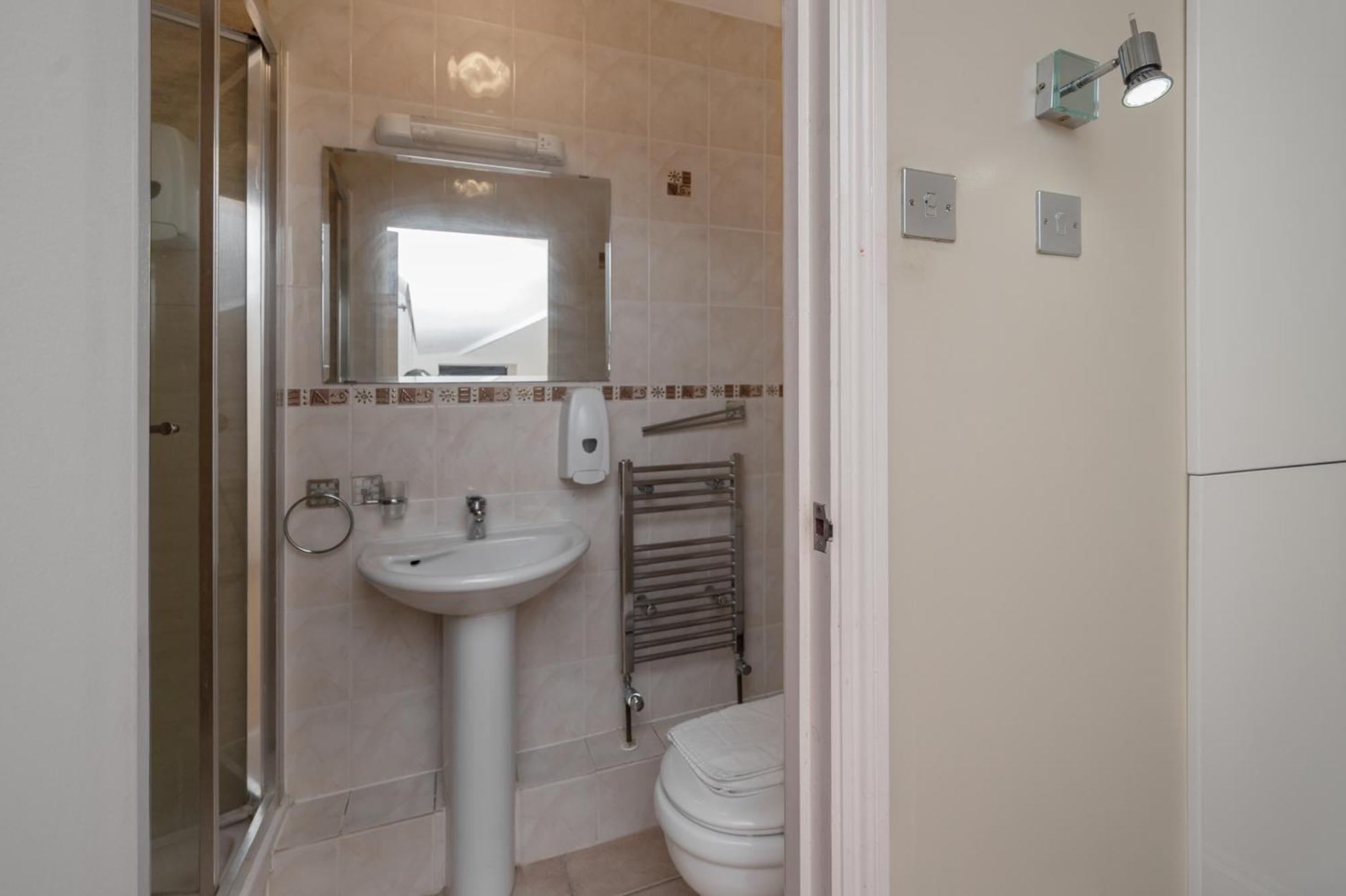 Flexistay Aparthotel Tooting Londen Buitenkant foto