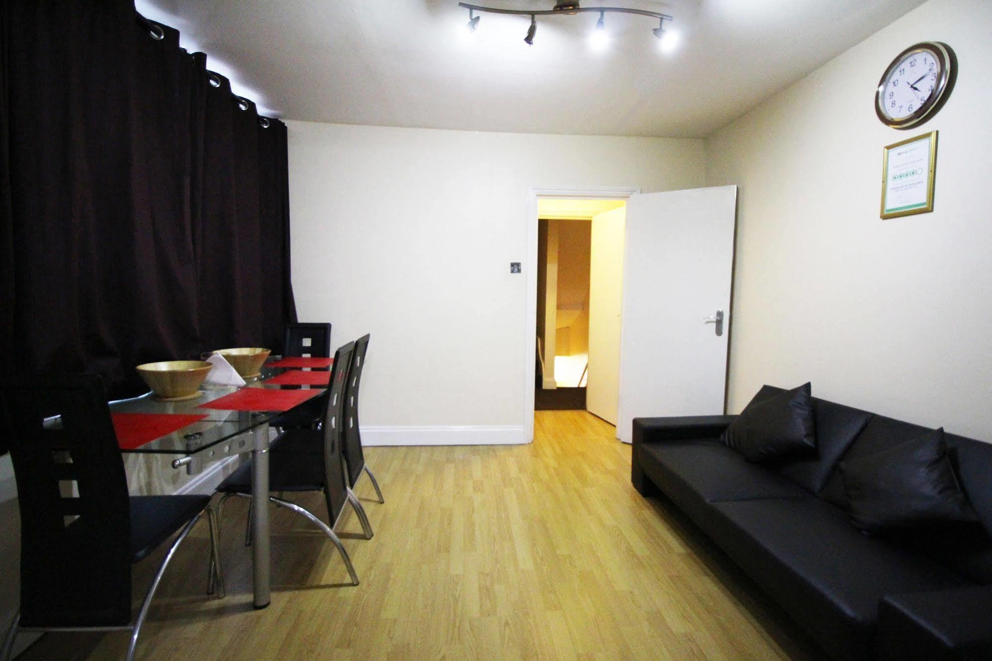 Flexistay Aparthotel Tooting Londen Buitenkant foto